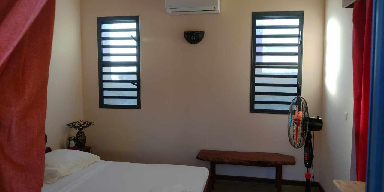 אמבהטולואקה Hotel Benjamin מראה חיצוני תמונה