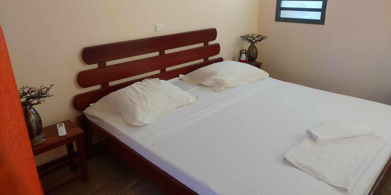 אמבהטולואקה Hotel Benjamin מראה חיצוני תמונה